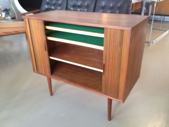 Kleines Teak Sideboard