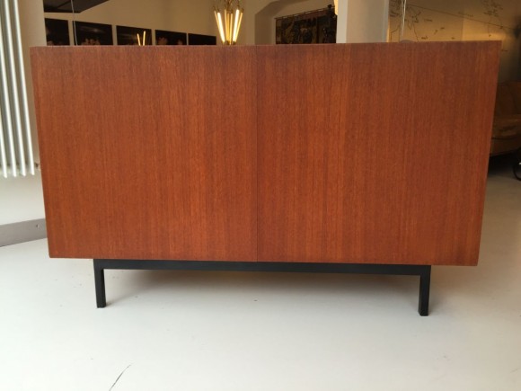 Kleines Sideboard von D. Waeckerlin
