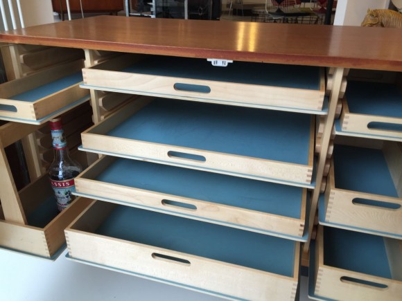 Kleines Sideboard von D. Waeckerlin