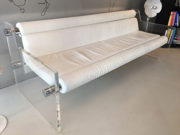 Sofa aus Plexiglas und Leder