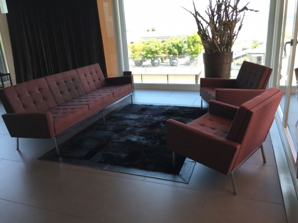 Florence-Knoll-Sofa und zwei Sessel