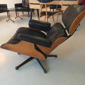 Eames Lounge Chair in Palisander